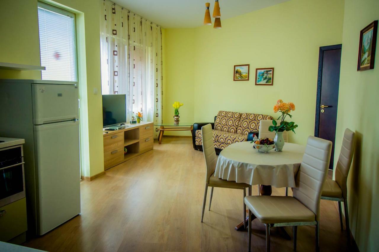 Apartcomplex Ritza 圣君士坦丁和海伦那 外观 照片